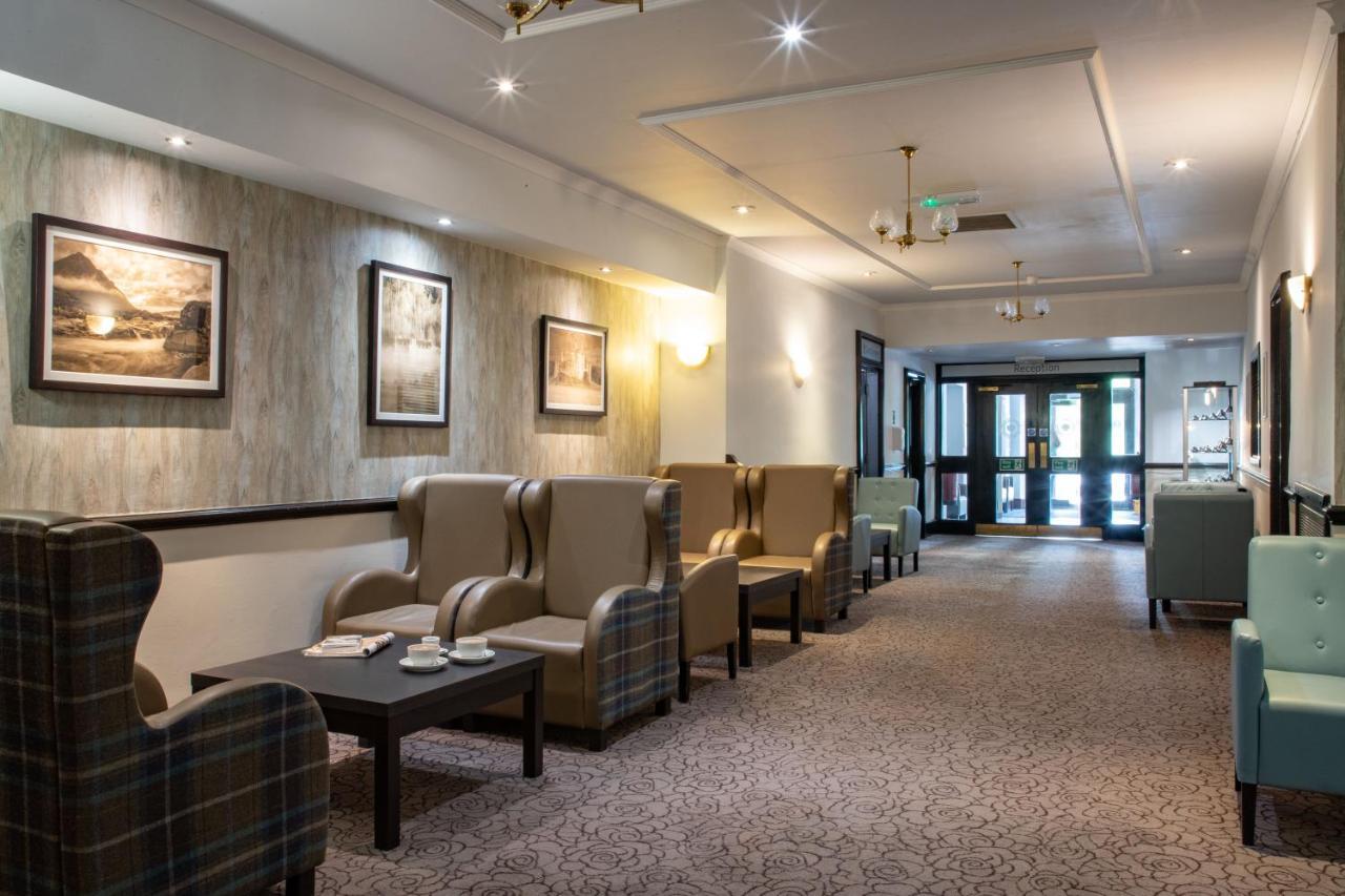 The Tarbet Hotel Exterior foto
