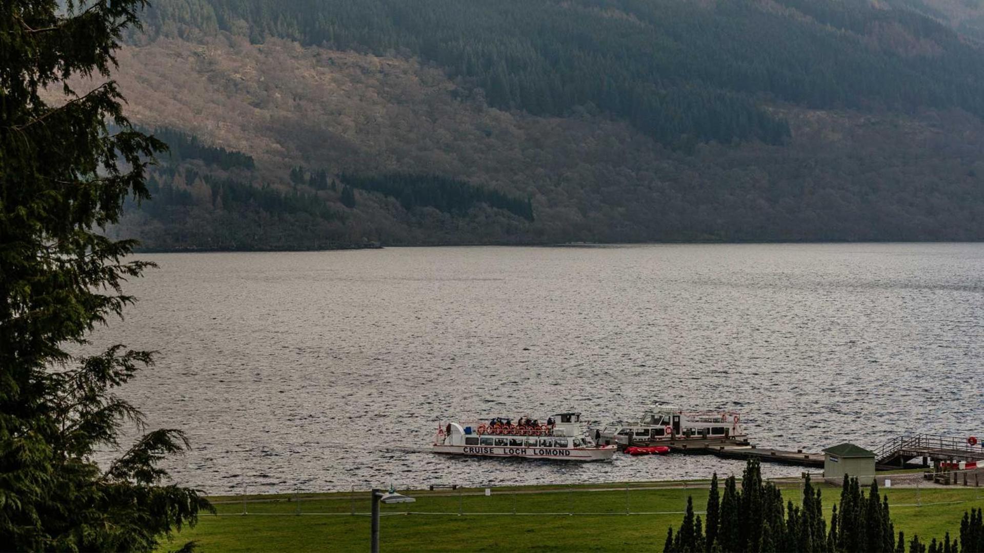 The Tarbet Hotel Exterior foto