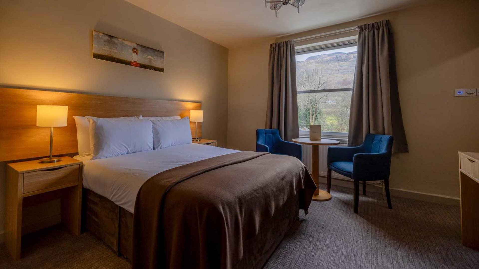 The Tarbet Hotel Exterior foto