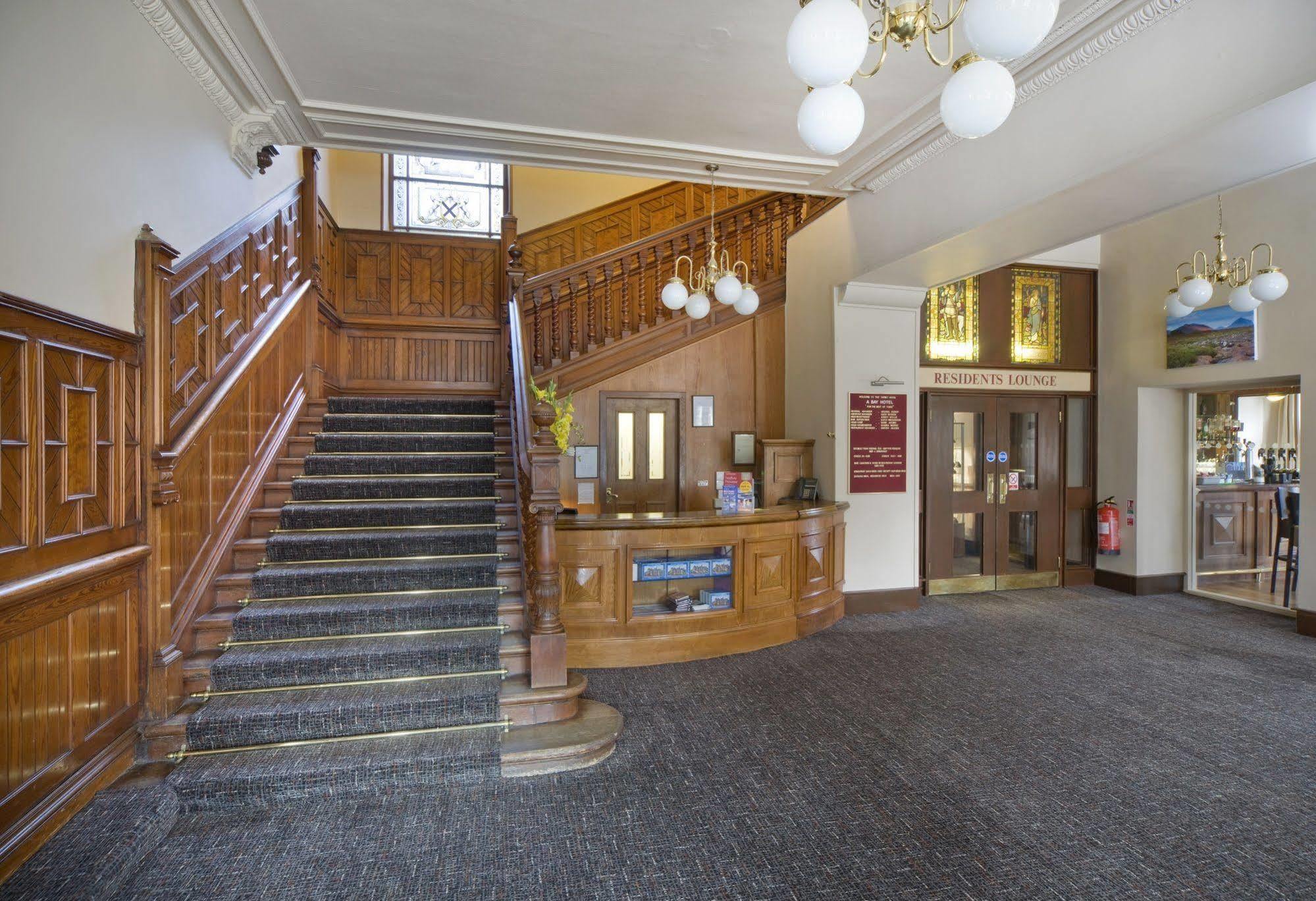 The Tarbet Hotel Exterior foto